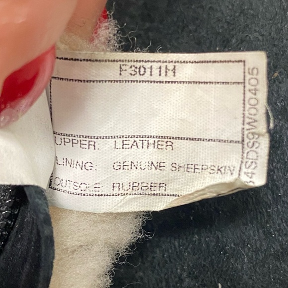 UGG Australia BOOTS Avondale Black Studded Leather, Sheepskin Lined Size 7 - Picture 15 of 16